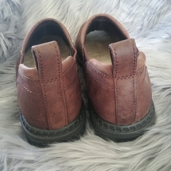 NWOT UGG Dyersville Leather Loafers